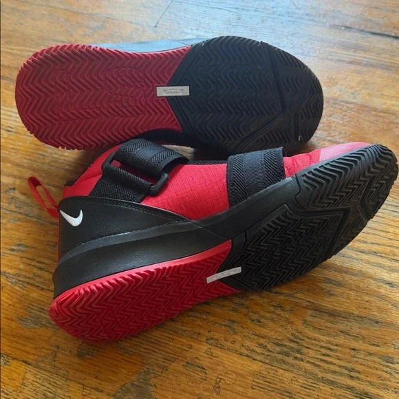 Nike LeBron Soldier 13 SFG basketball shoes in University Red size 5.5Y - Picture 6 of 6